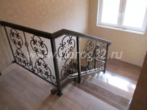 Лестница с ковкой K-03 Лестница с ковкой K-03